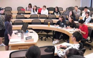 大学自我介绍演讲稿5篇