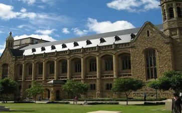 大学优秀教师事迹7篇