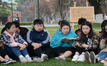 竞选大学班长演讲稿推荐8篇